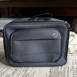 American Tourister Travel Bag
